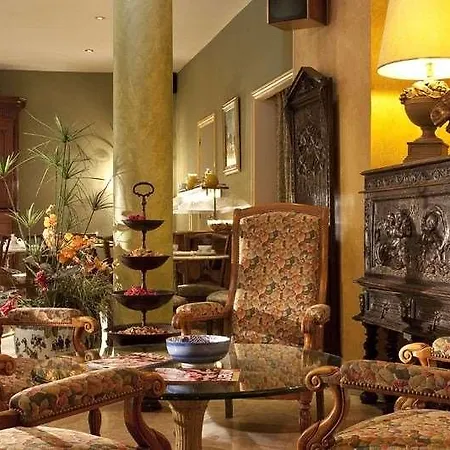 Cecilia Arc De Triomphe 3*