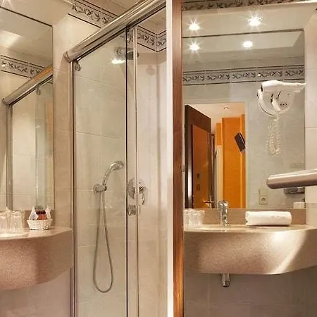 Hotel Cecilia Arc De Triomphe París