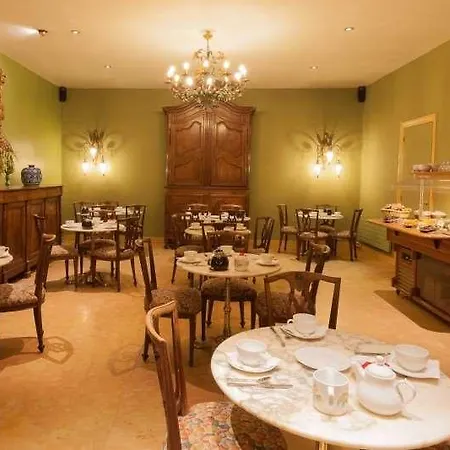 Hotel Cecilia Arc De Triomphe París