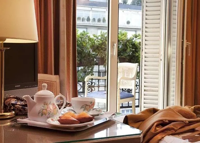 Cecilia Arc De Triomphe 3*