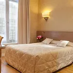 Cecilia Arc De Triomphe Hotel Paris