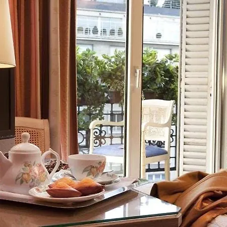 Cecilia Arc De Triomphe 3*