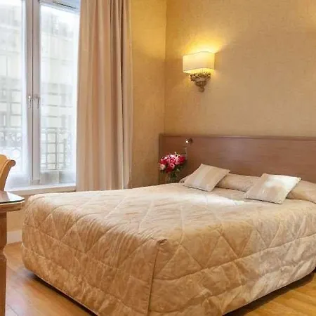 Cecilia Arc De Triomphe Otel Paris