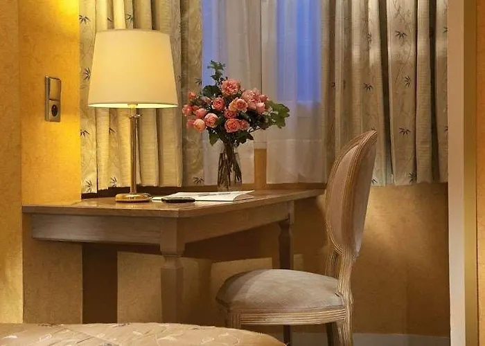 Hotel Cecilia Arc De Triomphe